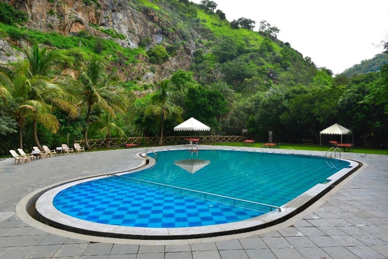 Aaram Baagh By Pachar Group Hotel Udaipur Bagian luar foto